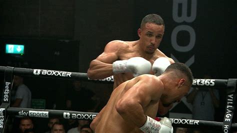 Ellis Zorro defeats Ricky Reeves in final of Boxxer .